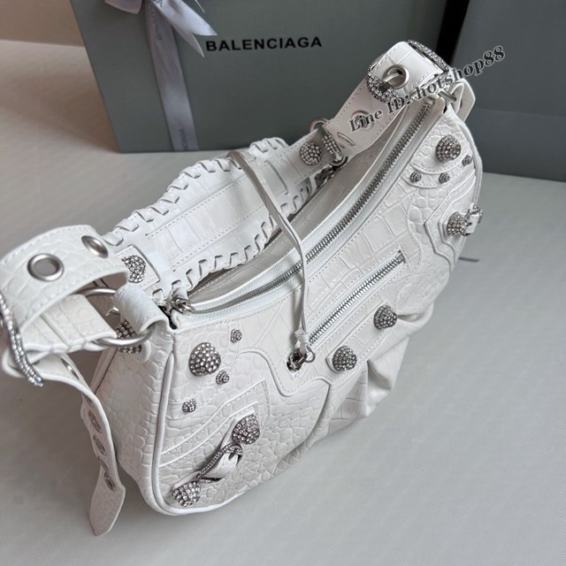 Balenciaga專櫃爆款肩背包 巴黎世家白色鱷魚紋鑽石五金blingbling Le Cagole月牙包 fyj1593